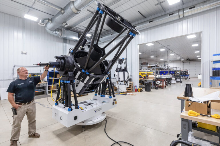 Telescopio Planewave de un metro de apertura